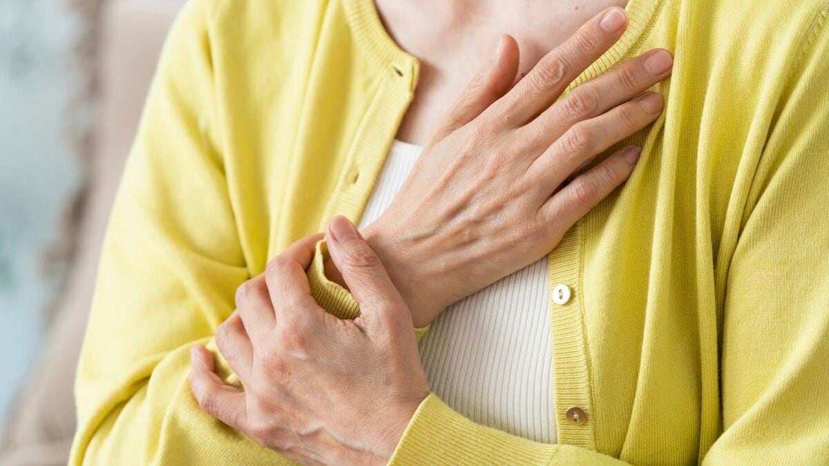手の血管が浮き出るのは病気？老け手の原因と最新治療法を徹底検証