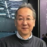 ソリューションゲート代表取締役社長の鈴木博文氏。2003年同社創業、18年にユニボ先生を開発（写真：ソリューションゲート提供）