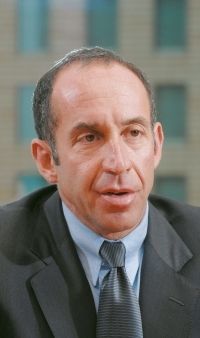(このひとに5つの質問)ジェフリー・シュワルツ プロロジス会長兼CEO