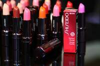 【産業天気図・化粧品・トイレタリー】化粧品低迷で１０年９月まで終始「雨」、回復カギは新興国開拓