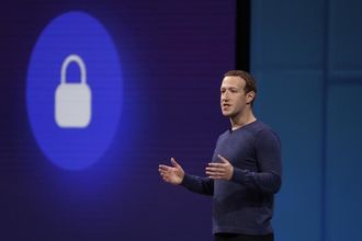 フェイスブックの株価急落で株主が提訴