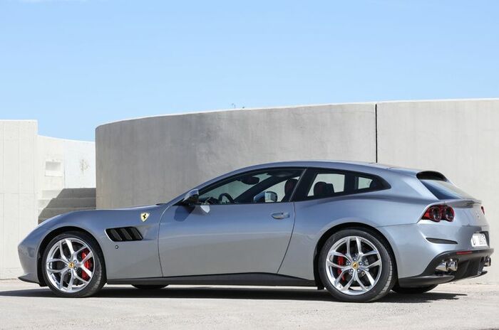 フェラーリ GTC4 ルッソT｜Ferrari GTC4Lusso T