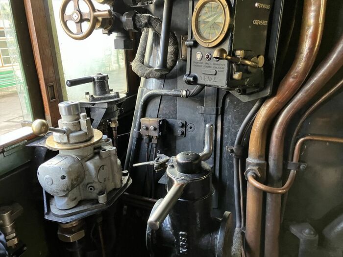 運転室内のハンドル類