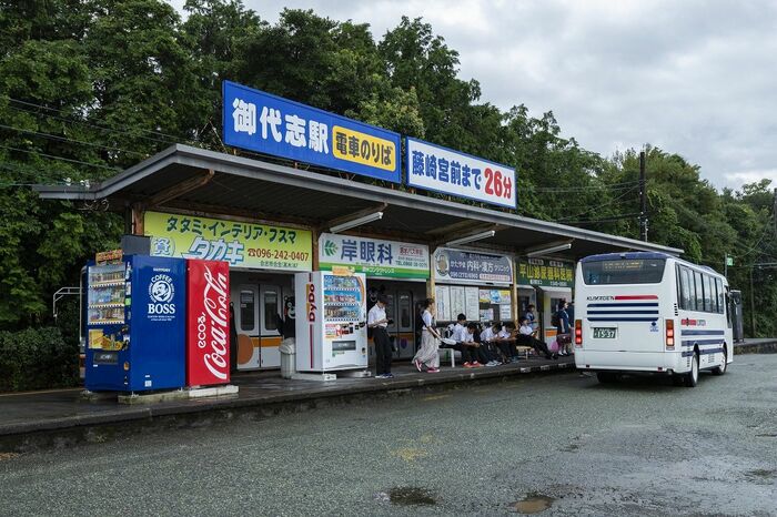 「電鉄バス」は電車からすぐ乗り換えられる