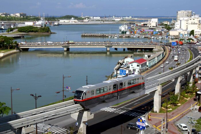 那覇空港アクセスを担う「ゆいレール」
