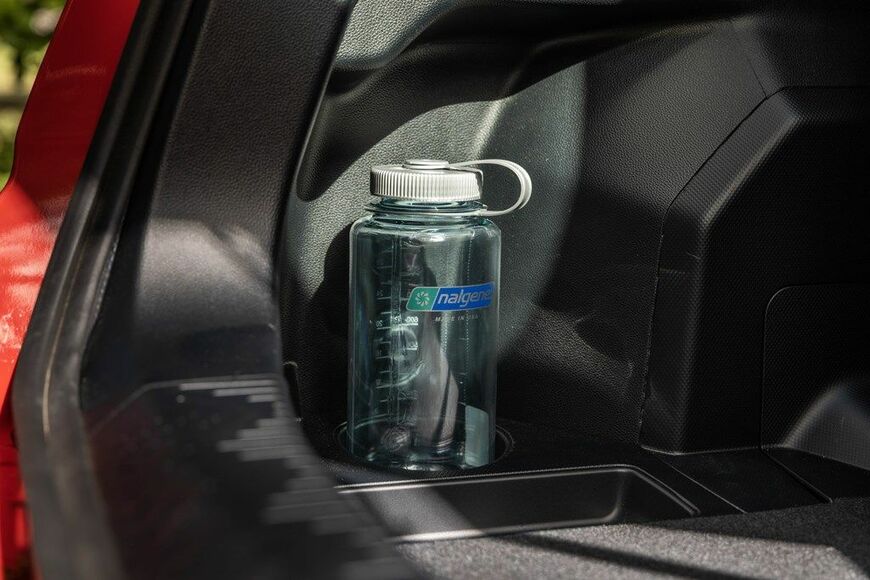LAショーで発表された新型インプレッサ（写真：Subaru of America）