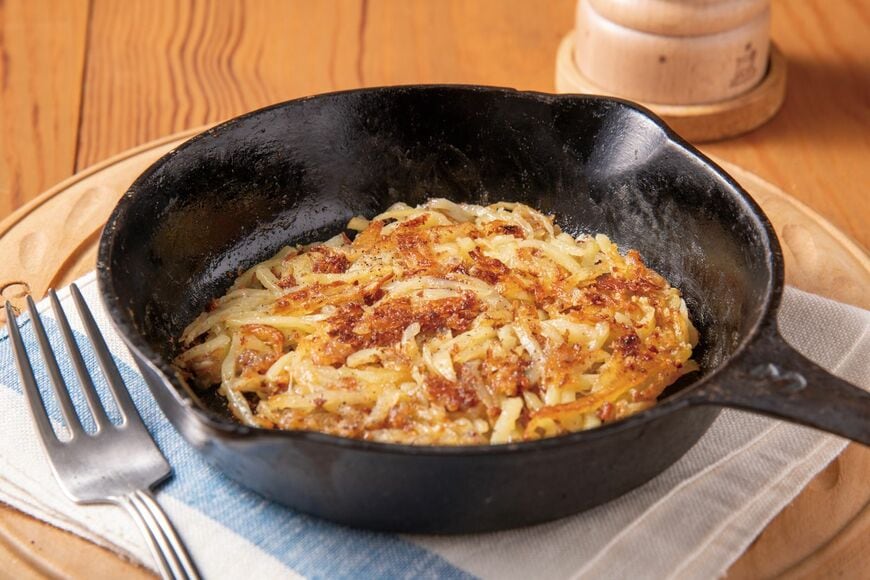 安部司氏が考案した"無添加ヘルシー"おやつ「香ばしい！ じゃがいもカリカリ焼き」（写真：『日本人なら必ず食べたい安部おやつ』より）