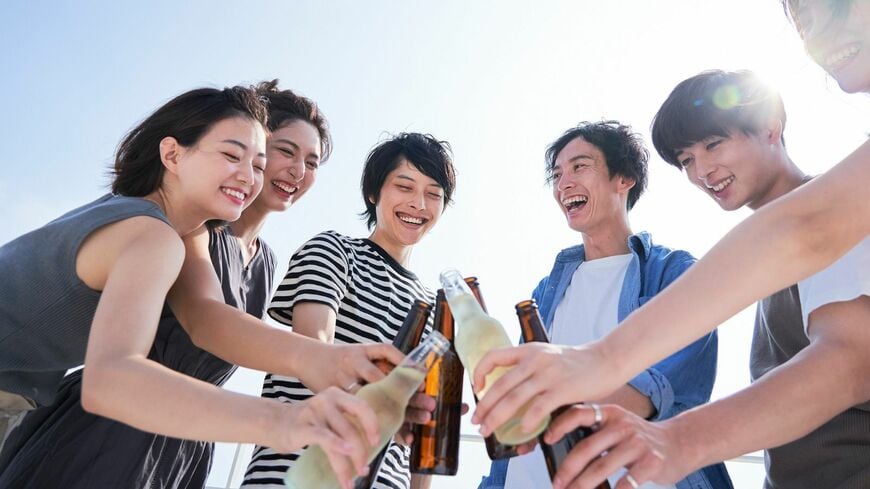 肝臓の健康を末永く保っていくために、アルコールでいちばん大事なのは「飲み方」ではないでしょうか（写真：Fast&Slow／PIXTA）