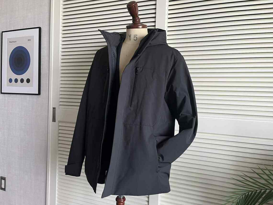 ノンキルティングダウンジャケット（写真：筆者撮影）