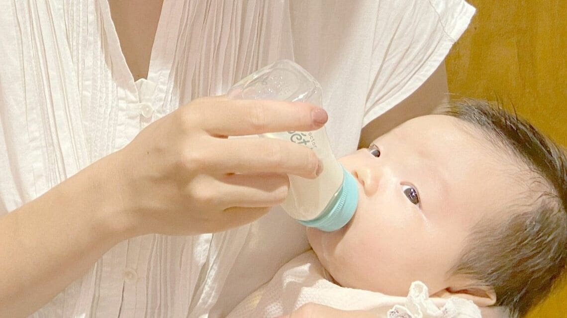 赤ちゃんと母親