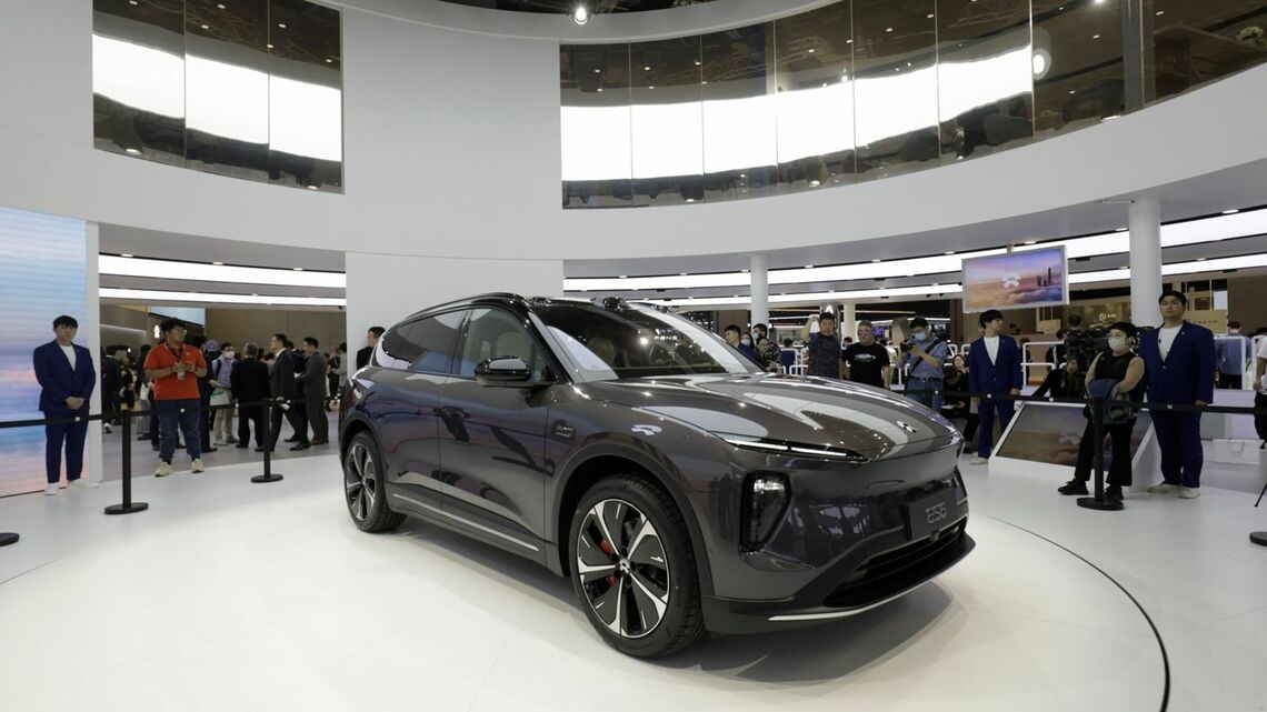 上海自動車ショーでお披露目されたNIOのSUV（写真：Qilai Shen／Bloomberg）