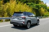 ルーフパネルとブレースの間に、振動吸収性が高く、制振性に優れた高減衰マスチック（弾性接着剤）を採用し、ルーフの共振による音を抑制し、車内音の収束性を向上させている（写真：SUBARU）