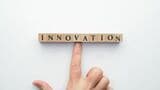 イノベーションを起こす人材はどのように育てればいいのでしょうか？ （写真：NOV／PIXTA）