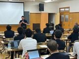 教員に対して授業研修も行う（写真：高田さん提供)