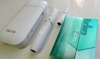 どれが吸われる？バカ売れ｢IQOS｣に挑む2強 受動喫煙論争よそに膨らむ加熱式たばこ市場