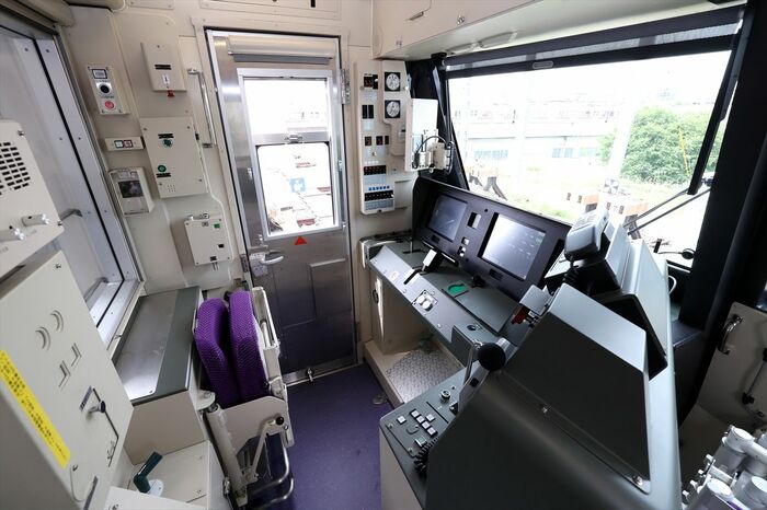 18000系の運転台