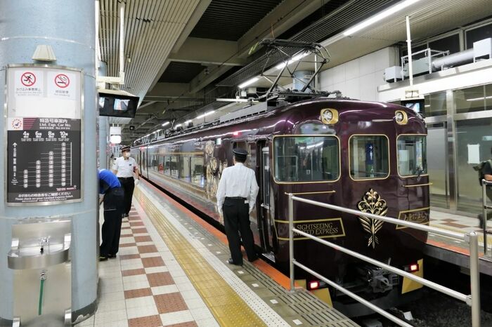 大阪上本町駅のあをによし