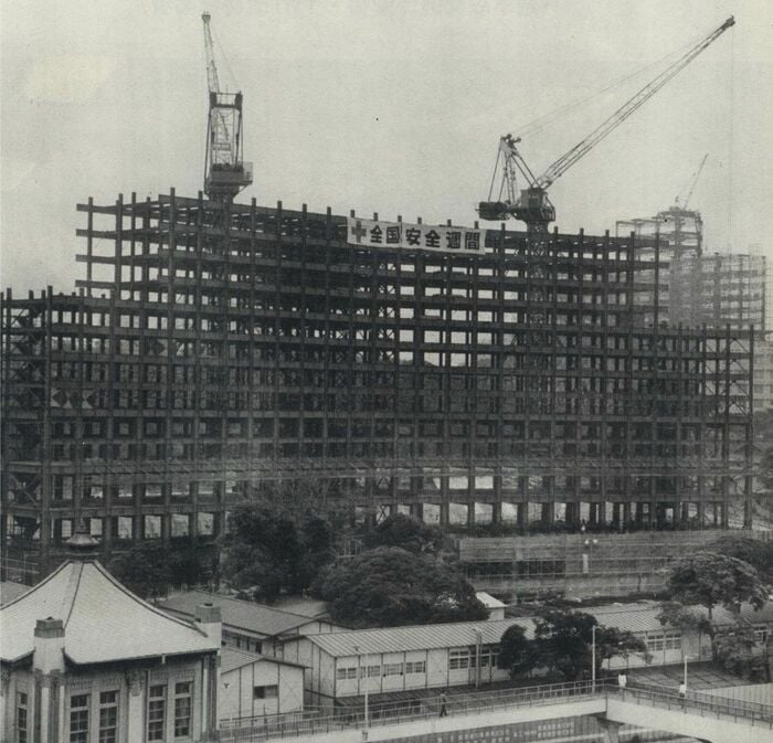 建設中のホテルパシフィック＝1970年