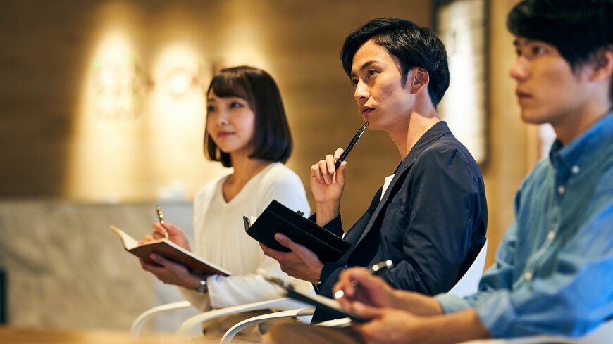 いま注目を集める「リスキリング」に欠かせない「学びの主体性」（写真：Kazpon／PIXTA）