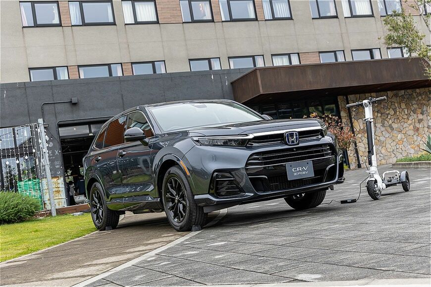 ホンダの新型燃料電池自動車「CR-V e:FCEV」（写真：三木宏章）