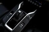 三菱の新型SUV「エクスフォースHEV」（筆者撮影）