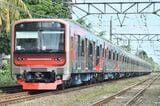 インドネシア国産の通勤電車「CLI-225型」は12月16日に2本が同時にデビューした。写真は第2編成（筆者撮影）