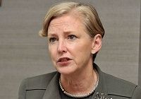 デュポン会長兼最高経営責任者 エレン・クルマン--世界人口の大幅増が商機 食糧やエネルギーに活路