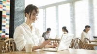 カフェで仕事はアリかナシか｢店側のホンネ｣ 迷ったら店の雰囲気や電源の有無で判断