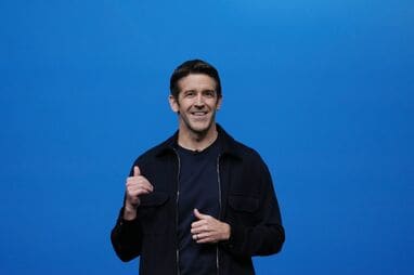 アップルが初の折り畳み式iPhone｢Duo｣を発表…日本での価格は36万4800円から