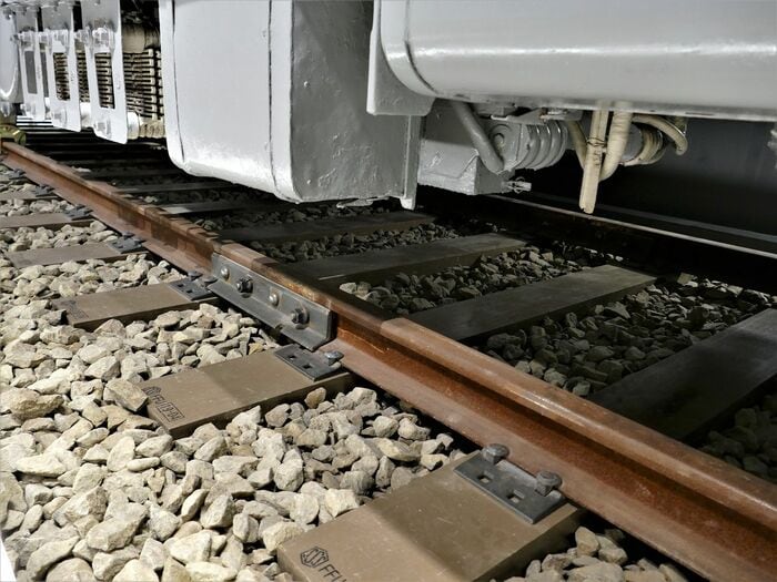 デハ230形が走っていた当時のレールを敷いた