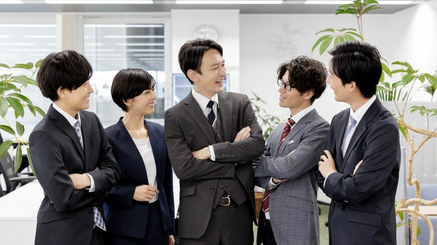 「ぬるま湯」のようなチーム状態では生産性は上がらないという（写真：miyuki ogura／PIXTA）