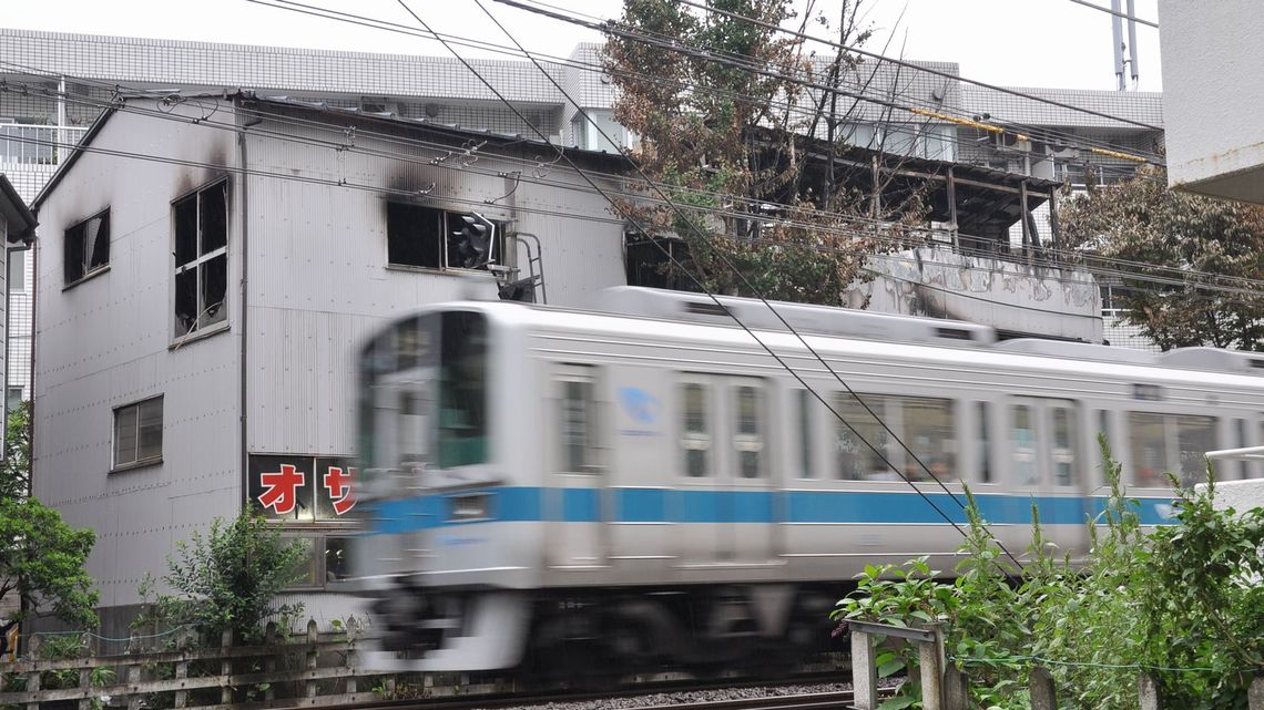 小田急線火災 踏切非常ボタン に潜むワナ 通勤電車 東洋経済オンライン 社会をよくする経済ニュース