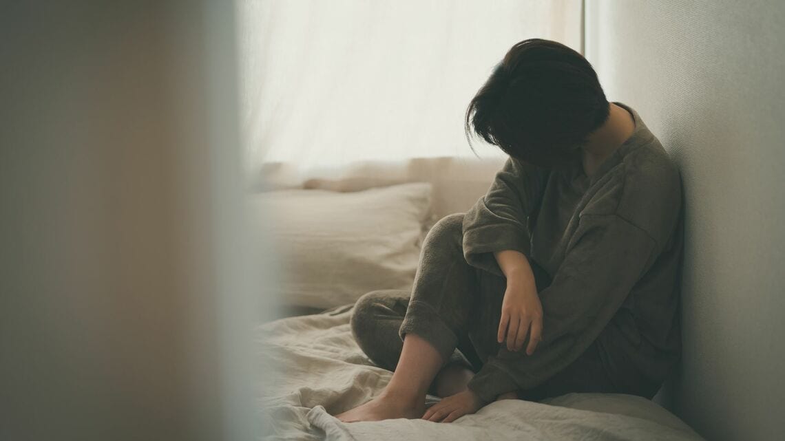 進行胃がんが見つかった女性。「今度の治療が最後」と医師から告げられました(写真:mits/PIXTA)