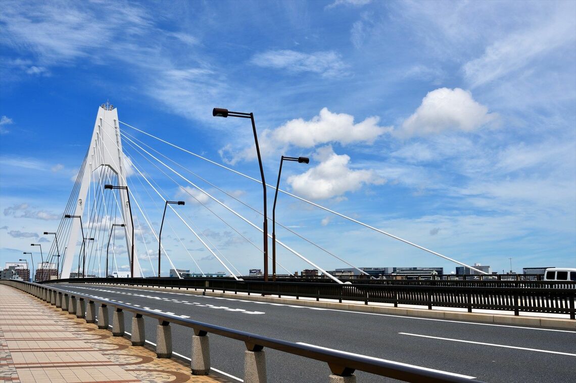 新しくなった大師橋（写真：tommy / PIXTA）