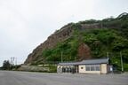 あちこちで山が崩れ、麓の家や道路を覆ったことも被害を大