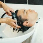 しっかり時間をかけ40℃前後のお湯ですすぐ