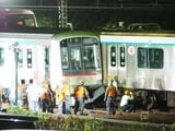 夜間も現場調査と復旧作業は続き、10月6日の深夜に運転を再開した＝2025年10月6日（記者撮影）