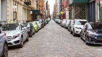 わずか10cmの車間に収める｢NY｣の路駐事情 丸山ゴンザレスがマンハッタンに見たカオス