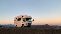 キャンピングカー｢国産vs外車｣選ぶ6つの視点 日本では｢キッチン･トイレ｣最小限で問題無し