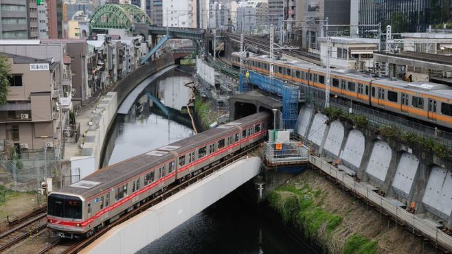 新宿-東京間､乗るなら中央線か丸ノ内線か