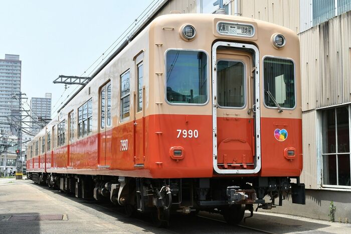 尼崎車庫で休む7890形