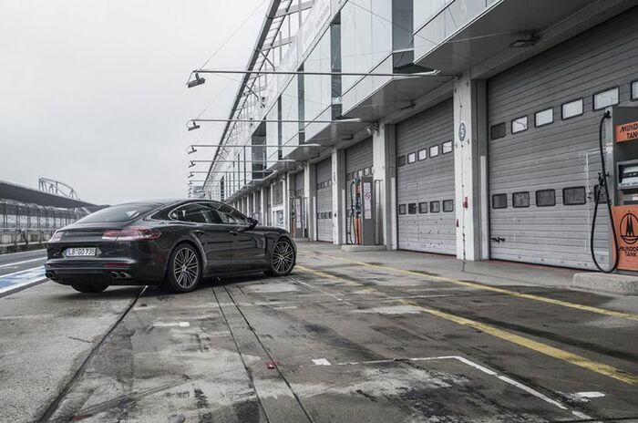 ポルシェ パナメーラ｜Porsche Panamera