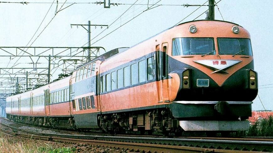 近鉄特急、そして「ビスタカー」の名を一躍有名にした10100系「ビスタⅡ世」（撮影：南正時）