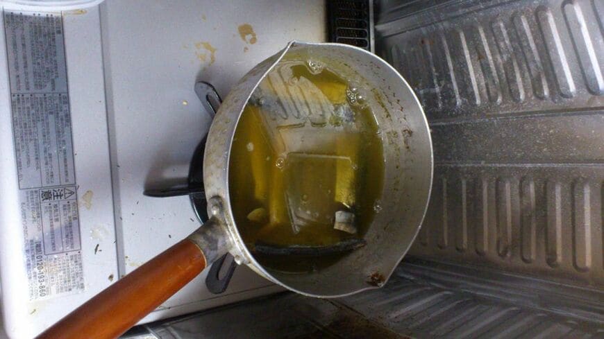 ミガキニシンを番茶で煮る（写真：中山さん提供）