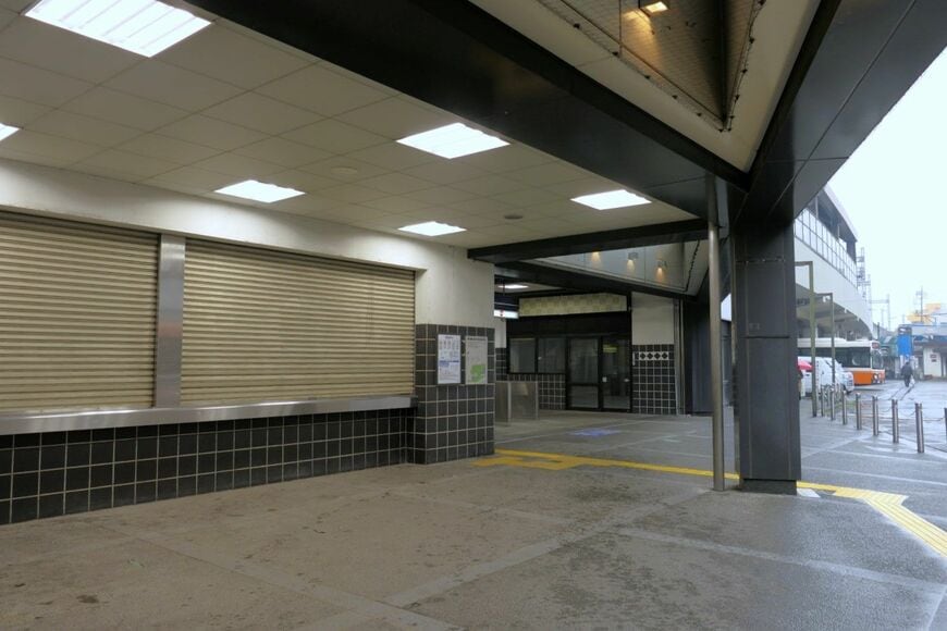 大師前駅　出札窓口