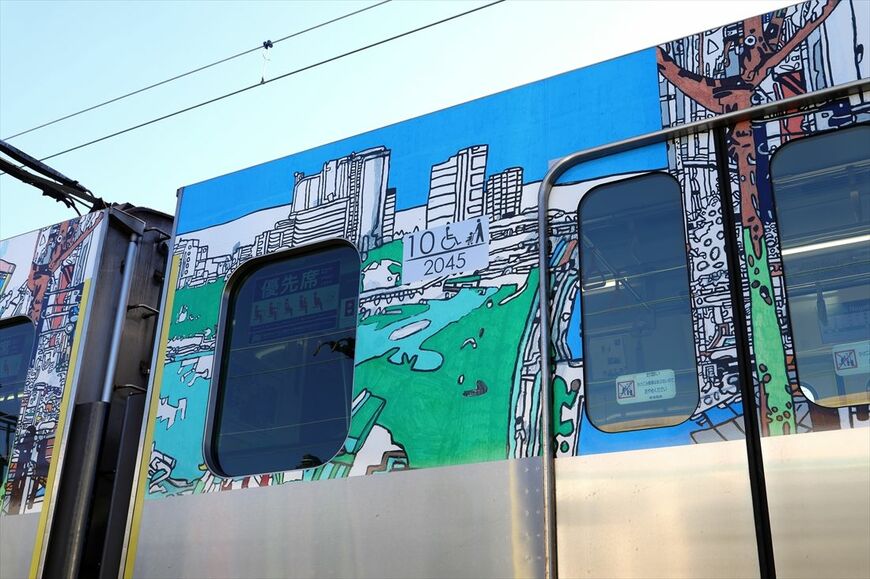 細部まで描きこまれた部分と大胆な省略が同居する作風が特徴の作品だ（撮影：尾形文繁）