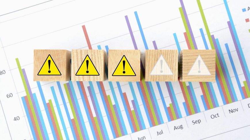 新型コロナウイルス感染拡大の影響を受け業績が悪化している業界から、今回はアパレル業界を取り上げ、業績回復のための施策と今後の経営へのヒントを考える（写真：タカス／PIXTA）