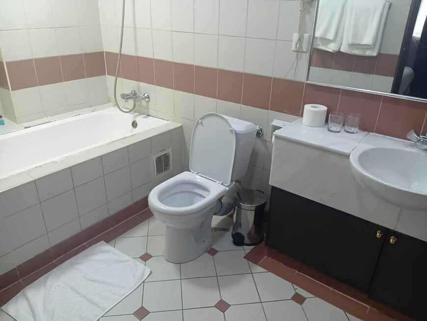 洗面台とトイレと浴槽