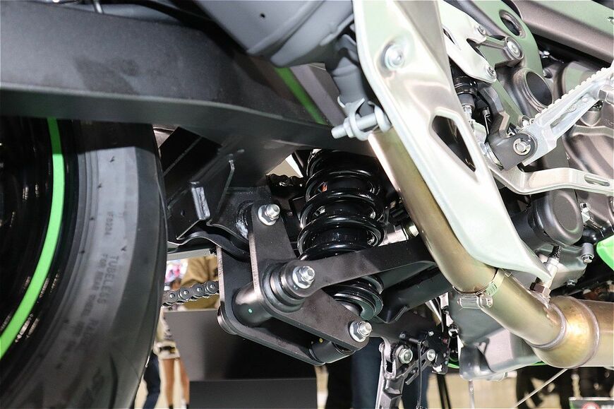 カワサキモータース「Z7ハイブリッド」（筆者撮影）