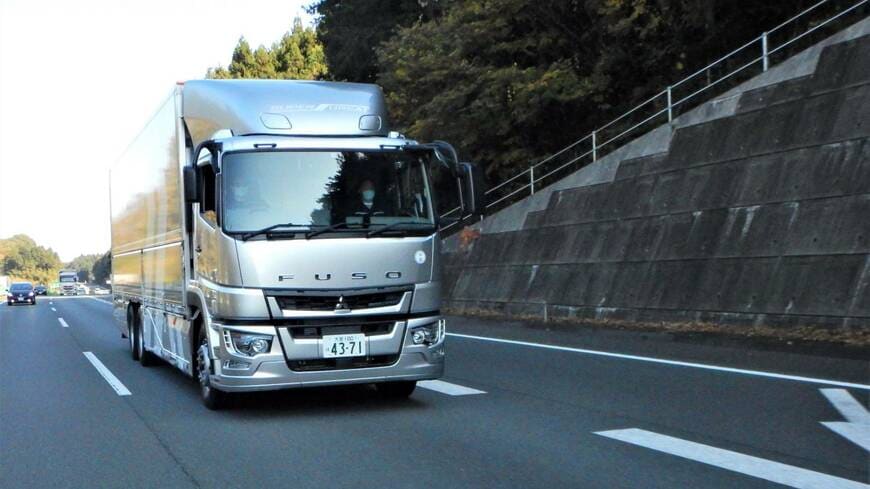 三菱ふそうの大型トラック「スーパーグレート」の自動運転機能を公道で試してみた